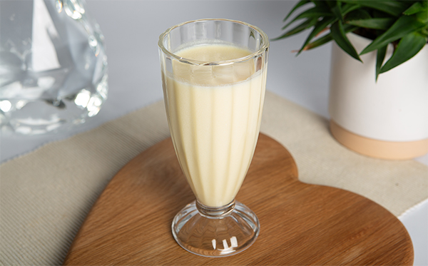 VLCD banana shake in a milkshake glass