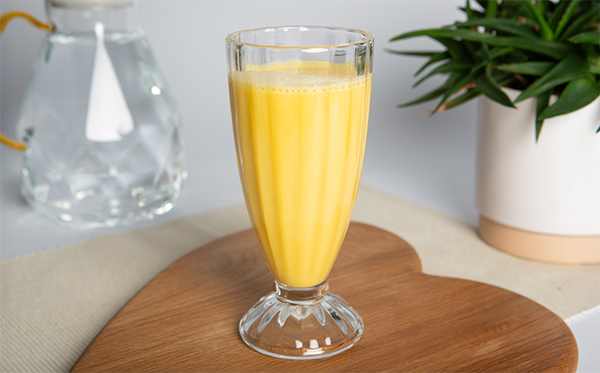 VLCD mango & passionfruit shake in a milkshake glass